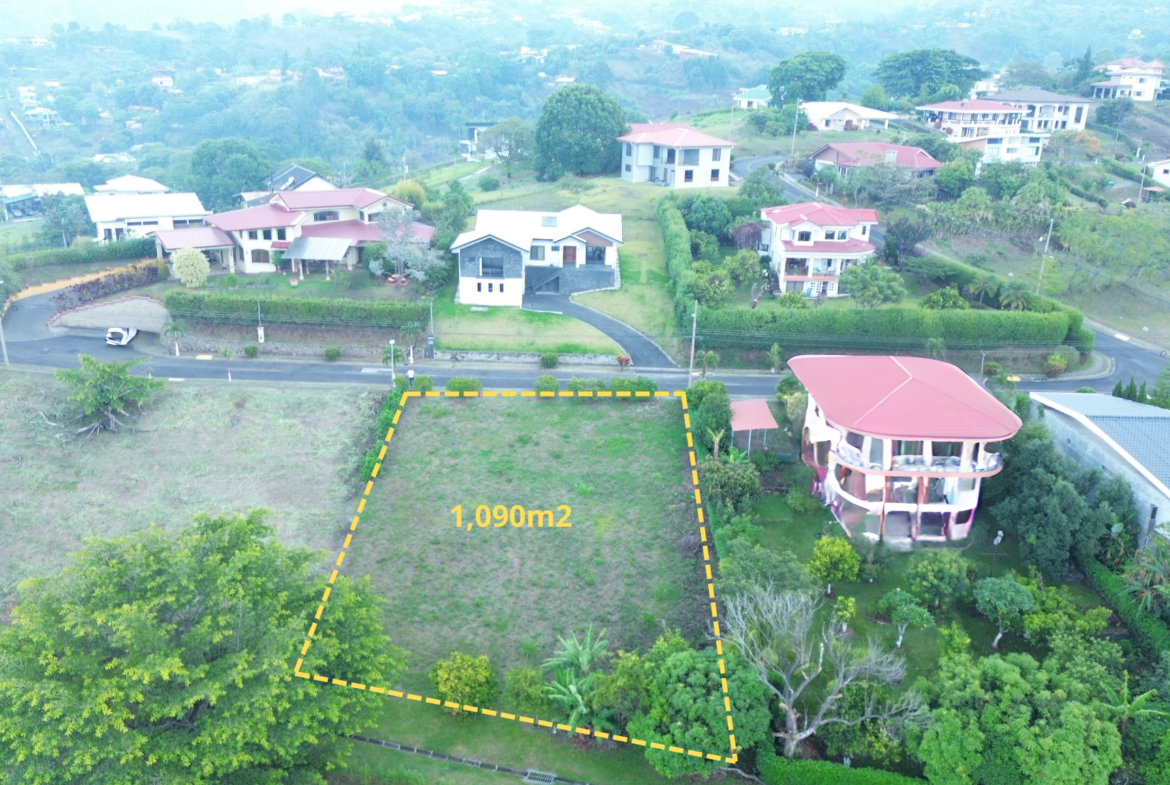 Quarter Acre Property in Exclusive Grecia Gated Community