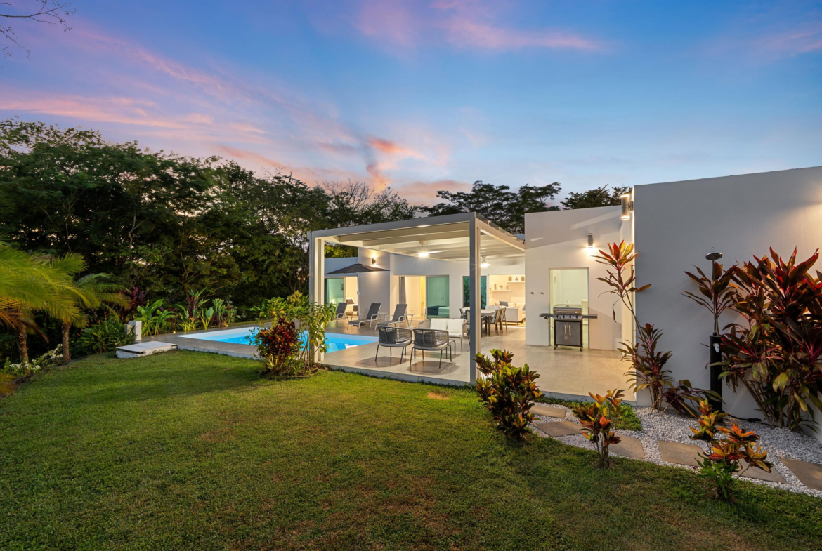 Modern 3 BR Luxury Home in the Center of Samara Town