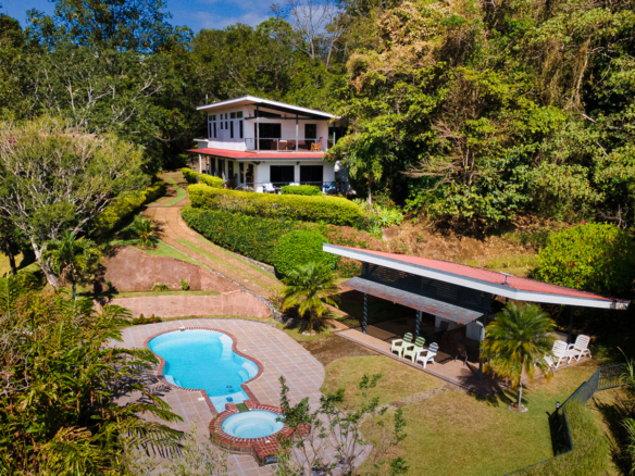 Puriscal 3 BR Panoramic View Home with Pool and Rancho