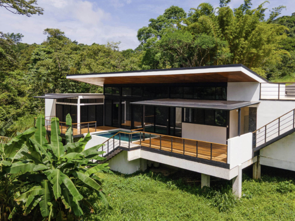 Newly built Alegría Village 2 BR house with 2 BR Casita