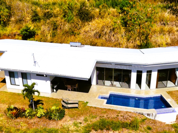 Casa Aleva – 3 BR Elevated Living in the Atenas Mountains