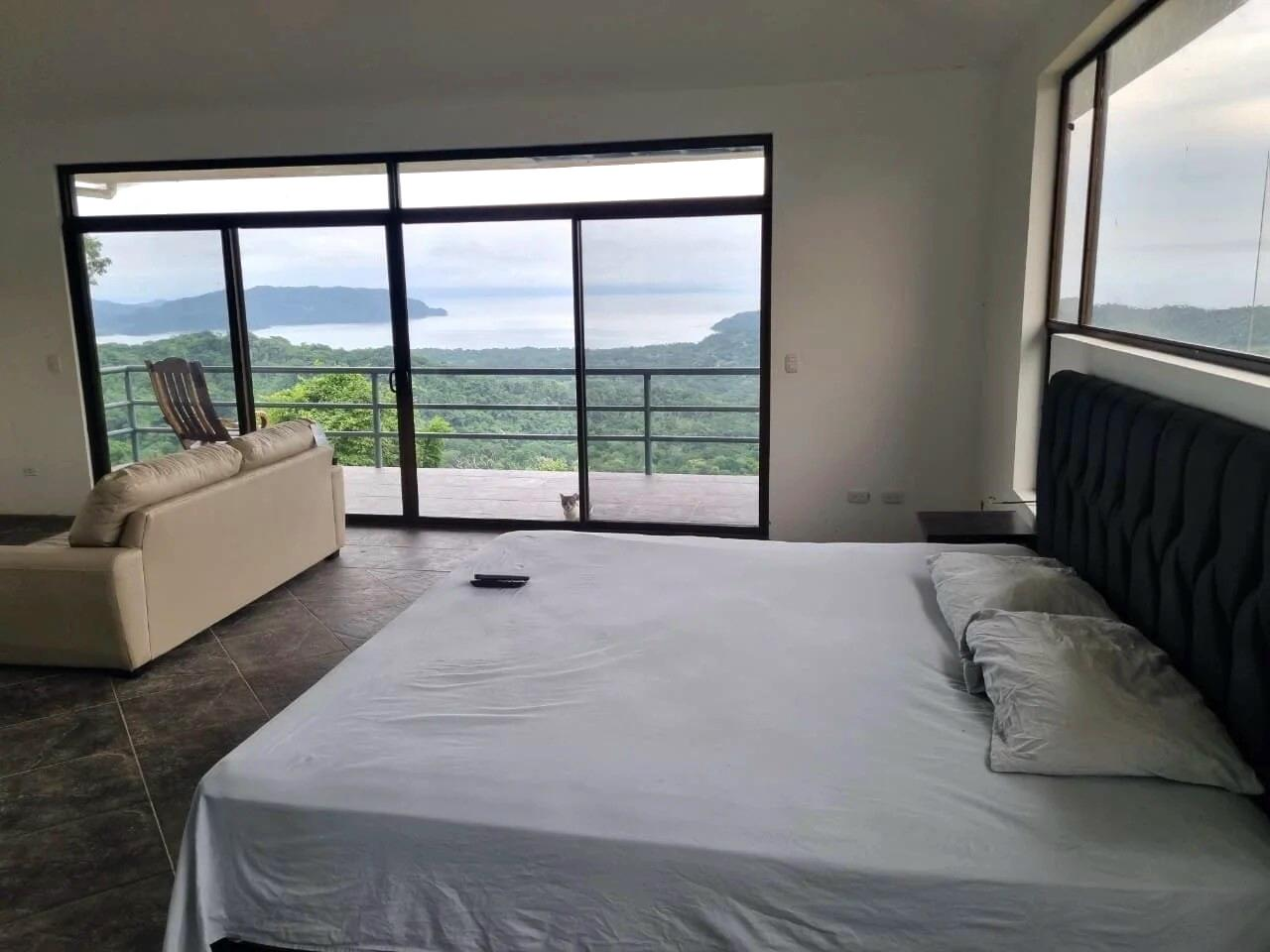 Turnkey Bachelor-style Studio on 5-Acre Ocean View Property