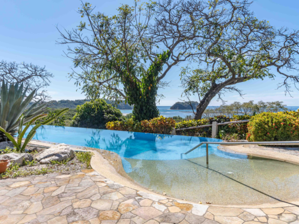 Unique 2 BR Samara Bay View Luxury Home and More