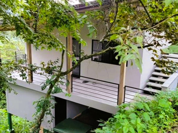 Spectacular furnished 1 BR Atenas Tree House on 4 Acres