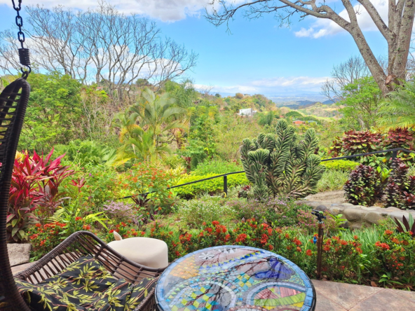 Unique Atenas Garden of Eden Home with separate Guest house