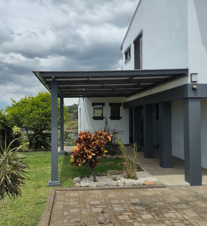 Pet Friendly Cajón de Grecia 3 BR House for Rent