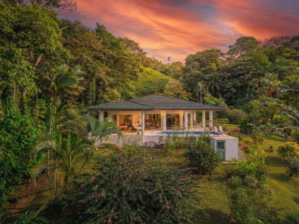 Costa Verde Estates Escaleras 3 BR Whale's Tail View Estate