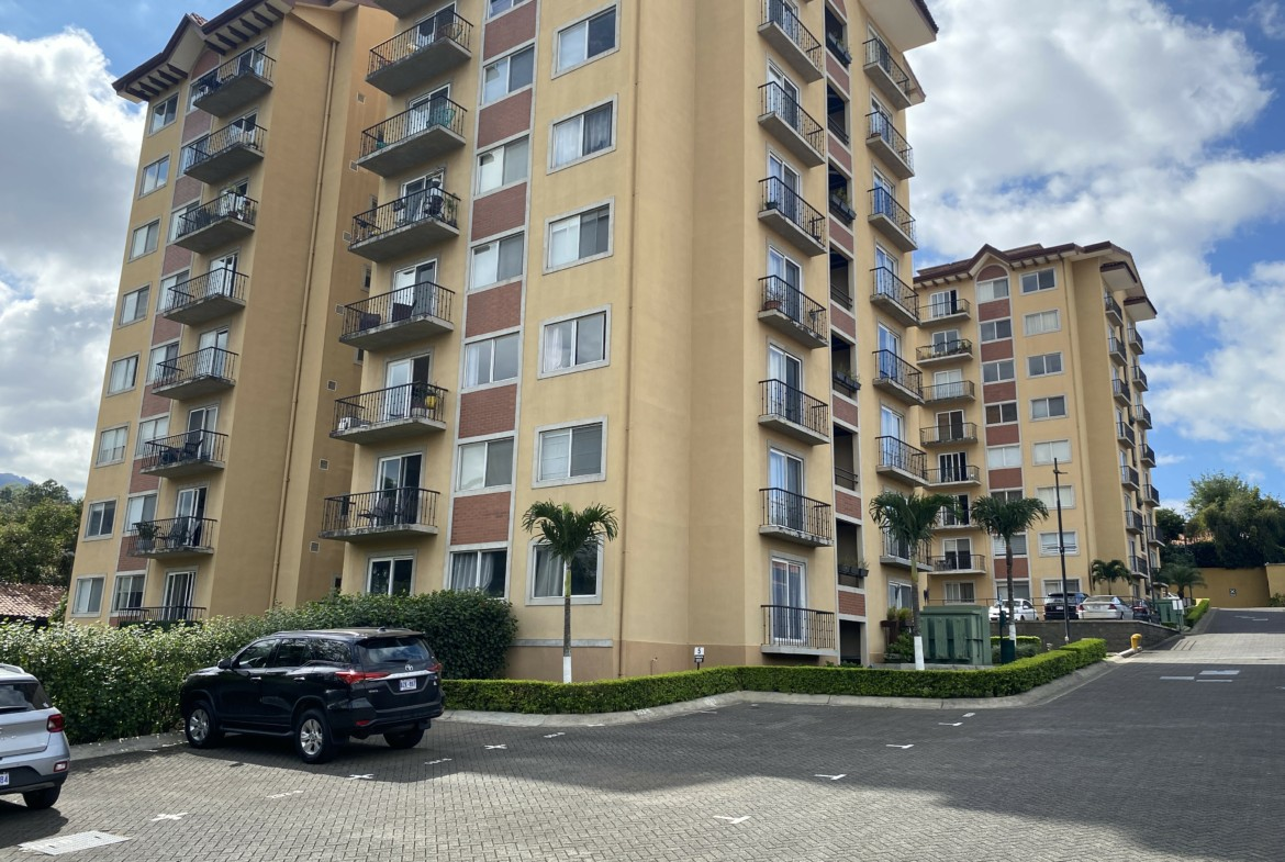 Turnkey Condado de Baviera 5th Floor 3 BR Condo