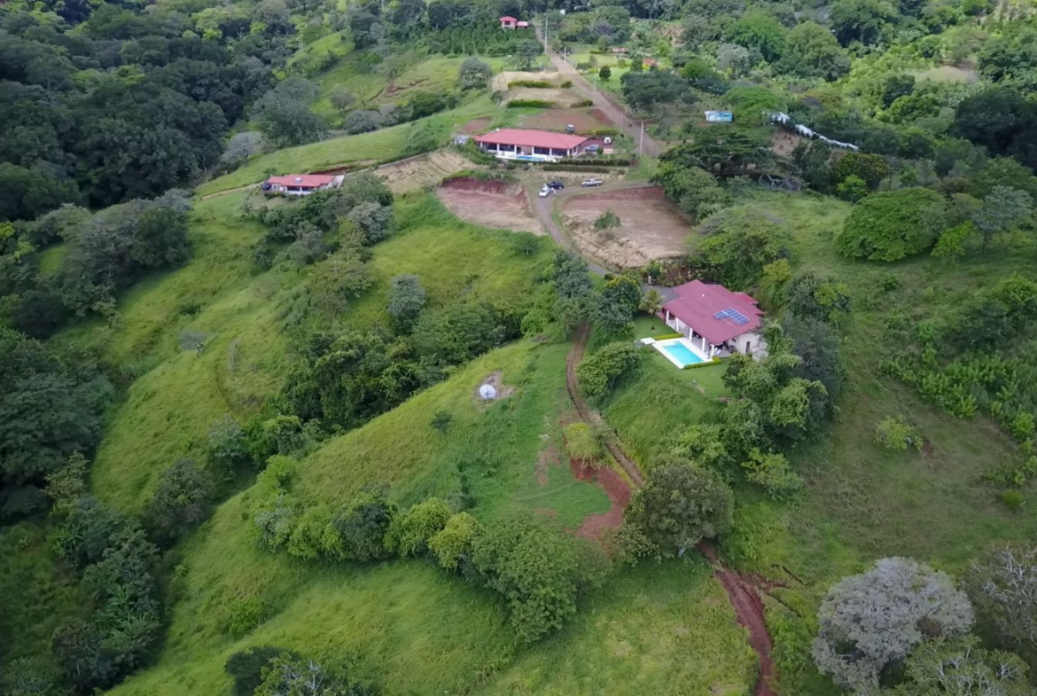 Prime Acreage Atenas Building lot with Stunning Views