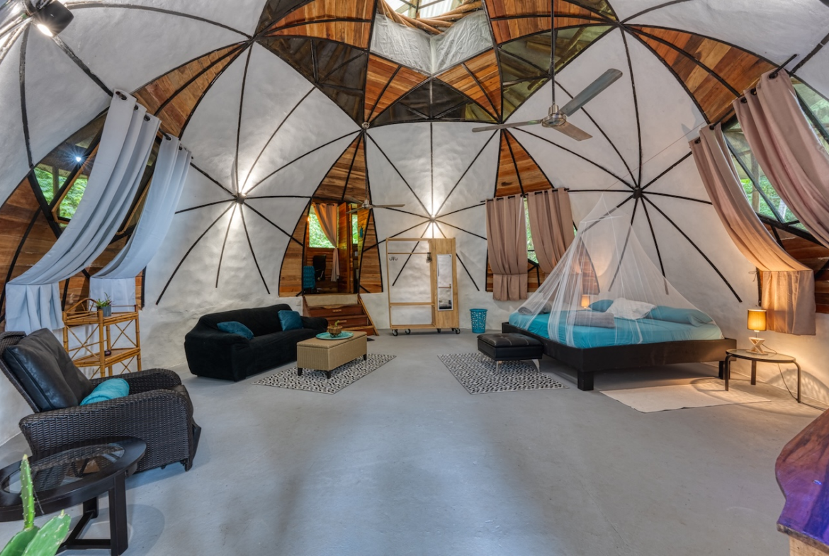 9-House Tinamastes Retreat Center on 62 Acres