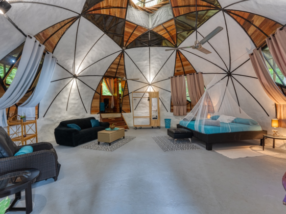 9-House Tinamastes Retreat Center on 62 Acres