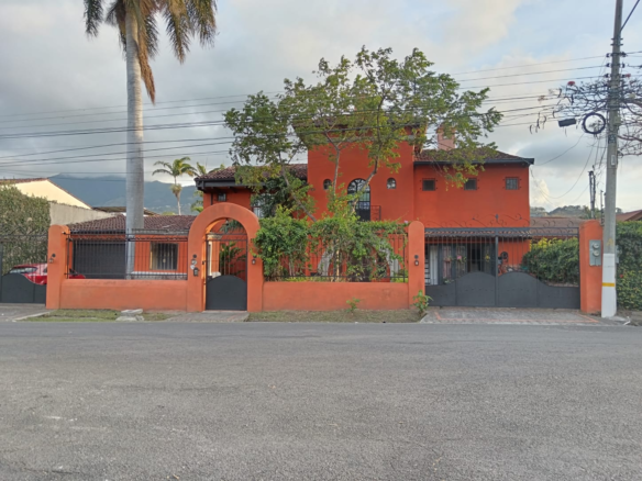 Embassy Row California-Style 4 BR Home and 2 Apartments