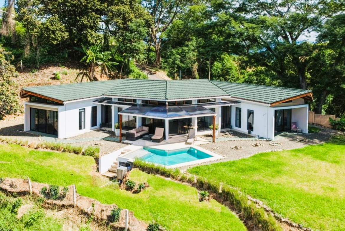 3 BR Atenas Mountain Home with guest house and incredible Views