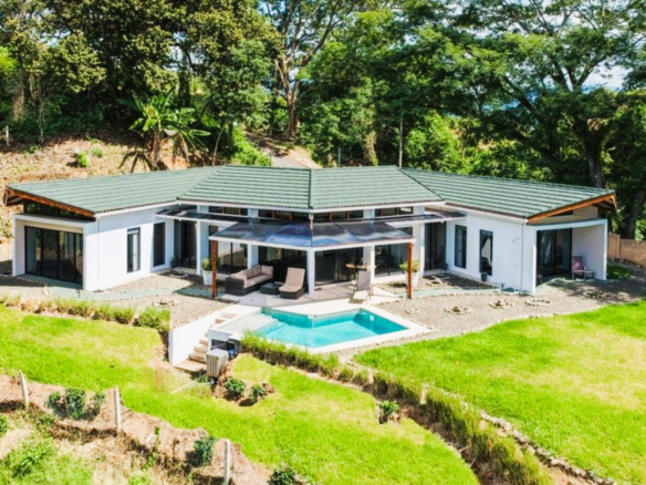 3 BR Atenas Mountain Home with guest house and incredible Views