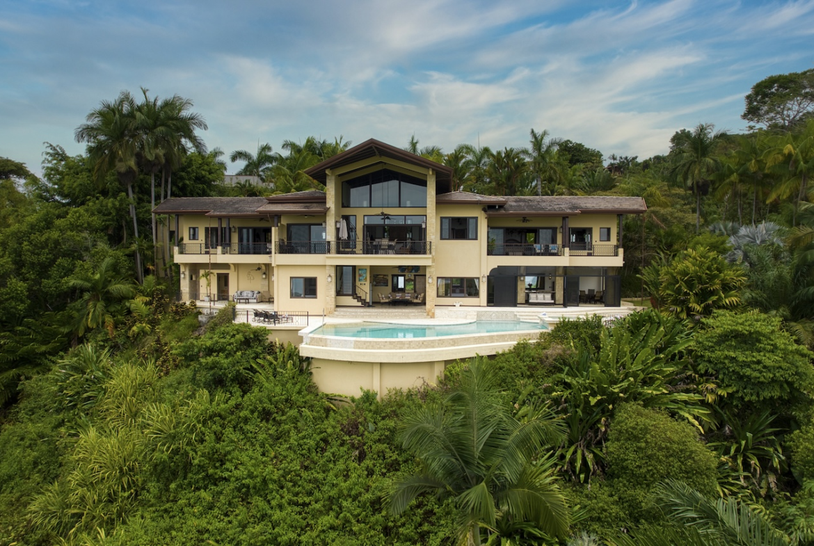 Escaleras 6 BR Luxury Ocean View Home with extra lots